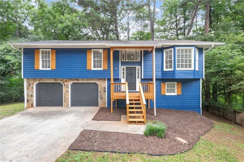 Homes For Sale - 1980 Clinton Place<br/> Lawrenceville, GA 30043