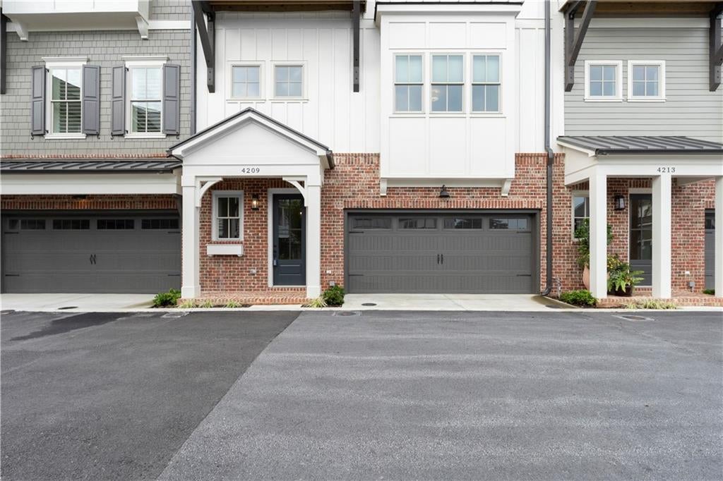 4209 Legacy Lane