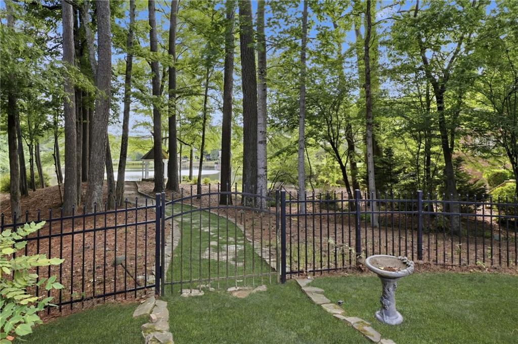 972 Moores Walk Lane