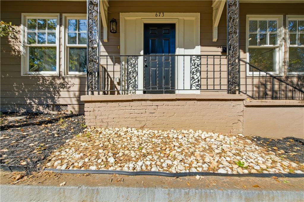 673 Pearce Street SW