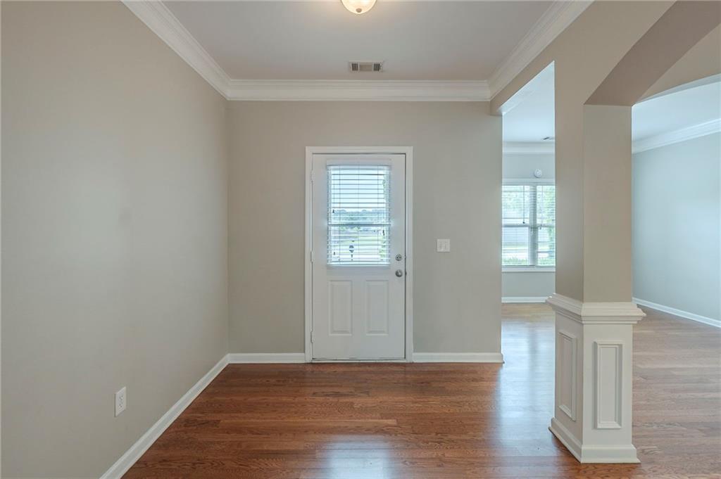 3399 Lake Forge