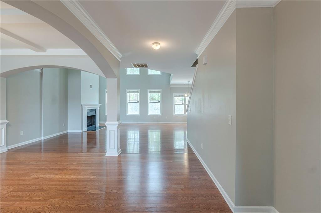 3399 Lake Forge