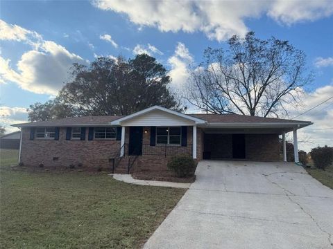 Homes For Sale - 403 Burns Road<br/> Carrollton, GA 30117