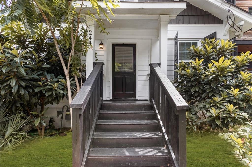 244 Laurel Avenue SW