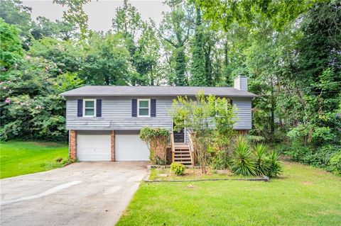 Photo of 960 Redan Trail, Stone Mountain, GA 30088 (MLS # 7619889)