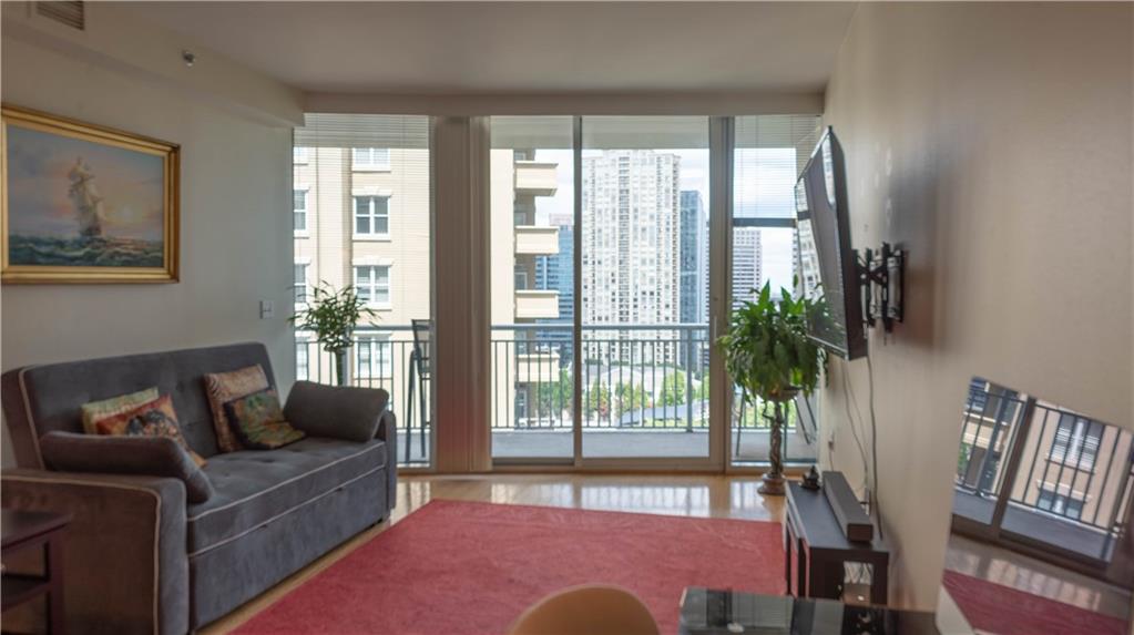 3338 Peachtree Road NE 1506