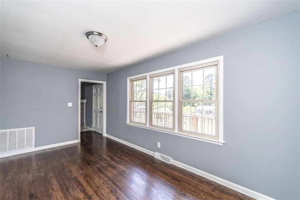 33 Lady Marian Drive