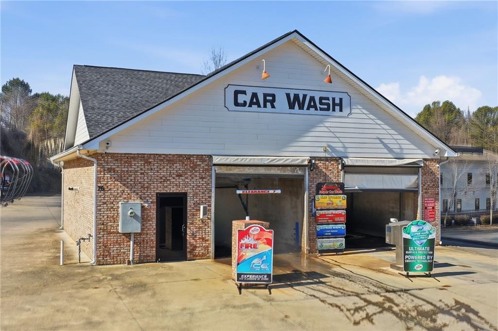 76 Sammy Mcghee Boulevard