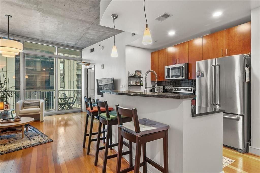 44 Peachtree Place 1225