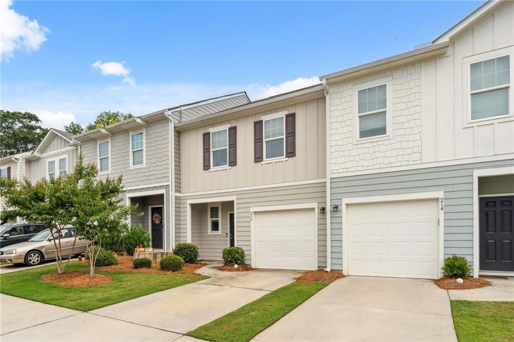 216 Grand Central Way