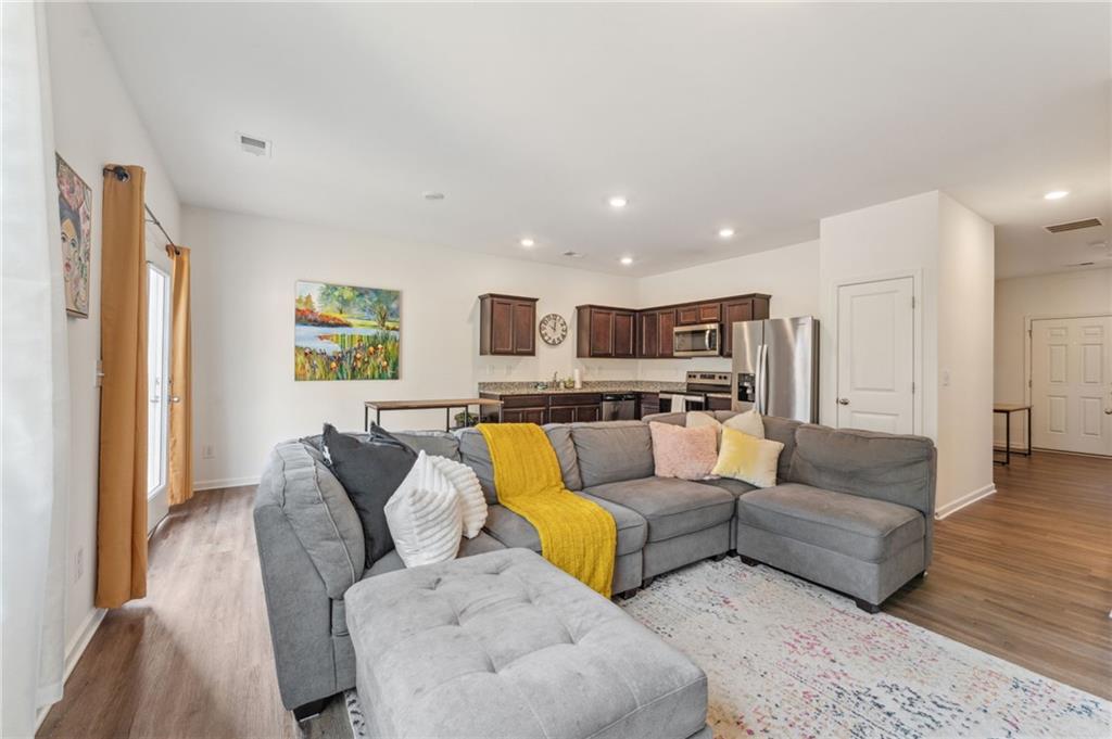 216 Grand Central Way