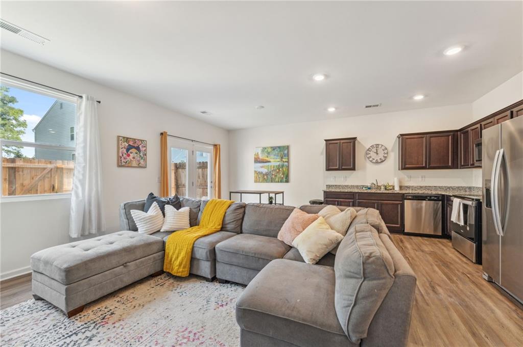 216 Grand Central Way