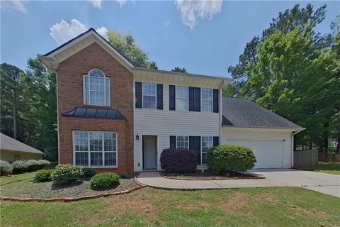 Homes For Rent - 12264 Crestwood Court<br/> Fayetteville, GA 30215