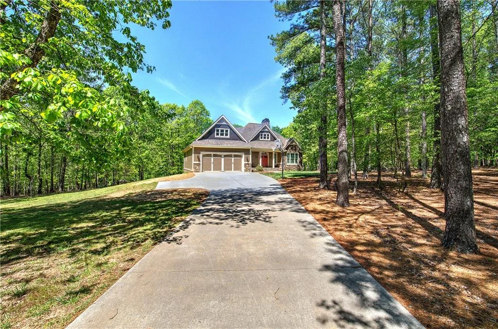 25 Mountain Creek Trail NE