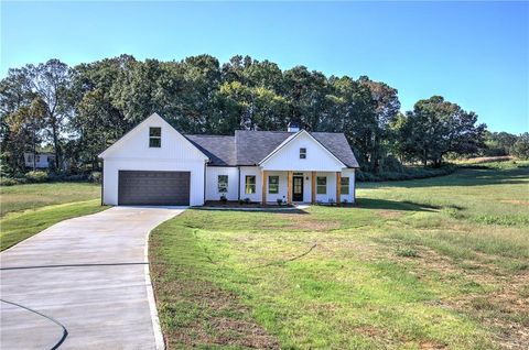 38 Hawkins Road Taylorsville GA 30178