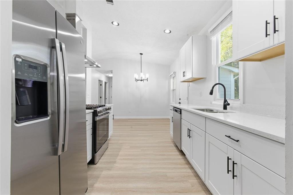 6385 Emerald Pointe Circle