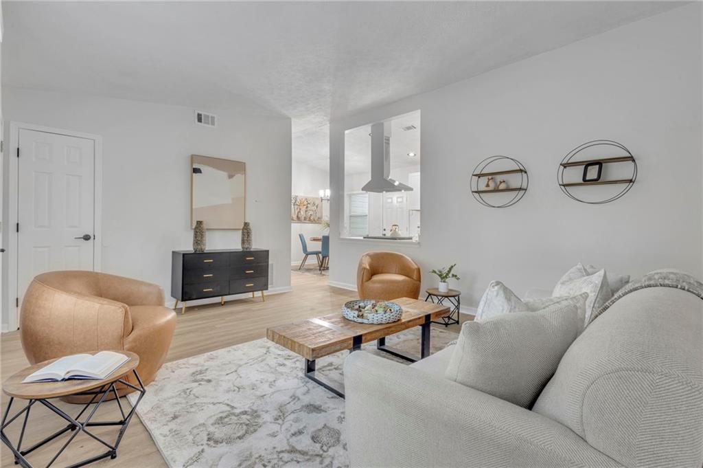 6385 Emerald Pointe Circle