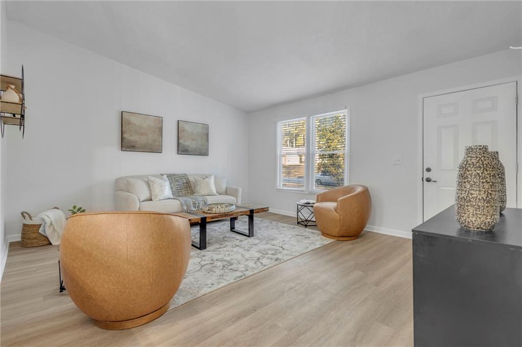 6385 Emerald Pointe Circle