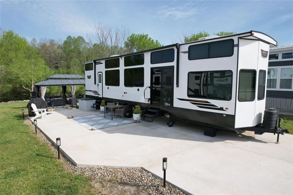 121 Mountain Meadows Drive