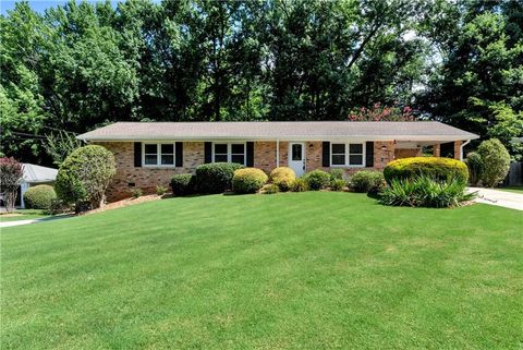 Single Family Residence in Tucker GA 4190 THERESA Court.jpg