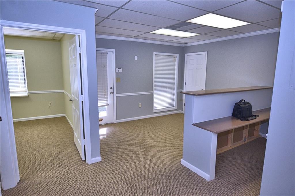 875 Old Roswell Road F200