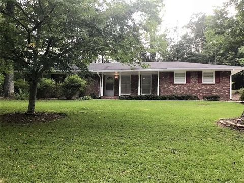 A home in Fairburn