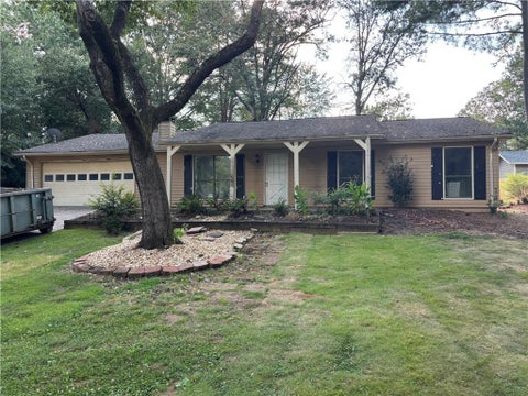 Homes For Rent - 3 Parkmont Trace<br/> Roswell, GA 30076