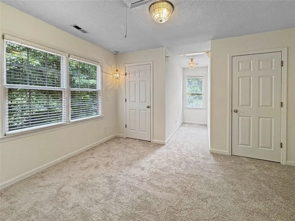 Newnan, Georgia 30263, United States, 3 Bedrooms Bedrooms, ,3 BathroomsBathrooms,Residential,Active,192440