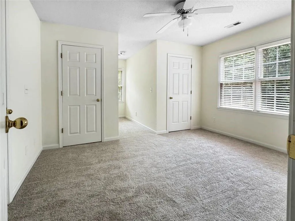 Newnan, Georgia 30263, United States, 3 Bedrooms Bedrooms, ,3 BathroomsBathrooms,Residential,Active,192440