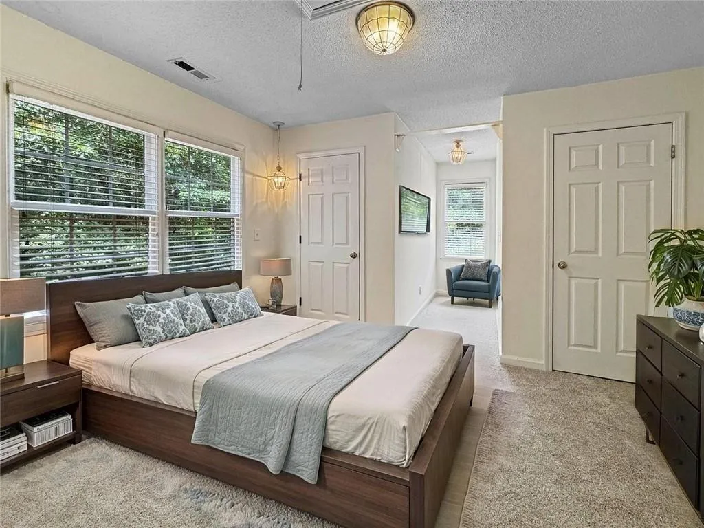 Newnan, Georgia 30263, United States, 3 Bedrooms Bedrooms, ,3 BathroomsBathrooms,Residential,Active,192440