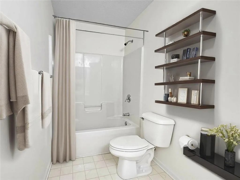 Newnan, Georgia 30263, United States, 3 Bedrooms Bedrooms, ,3 BathroomsBathrooms,Residential,Active,192440