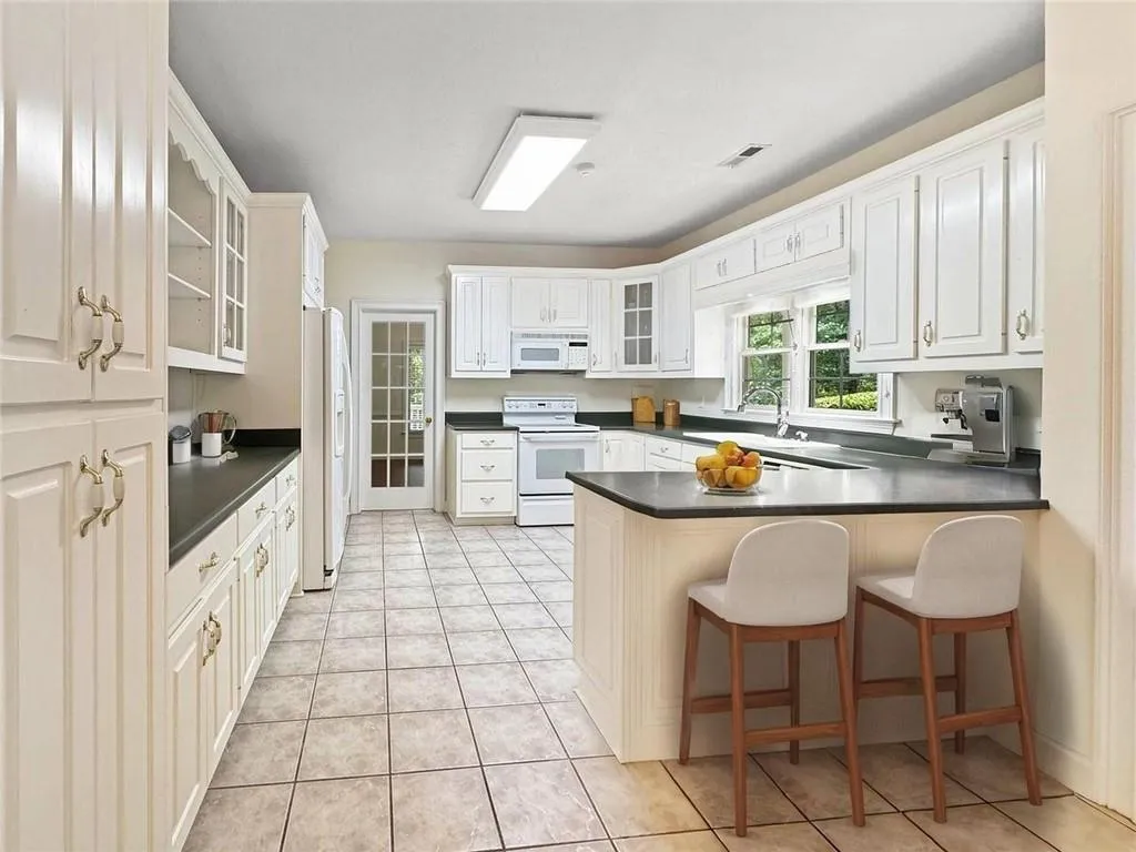 Newnan, Georgia 30263, United States, 3 Bedrooms Bedrooms, ,3 BathroomsBathrooms,Residential,Active,192440