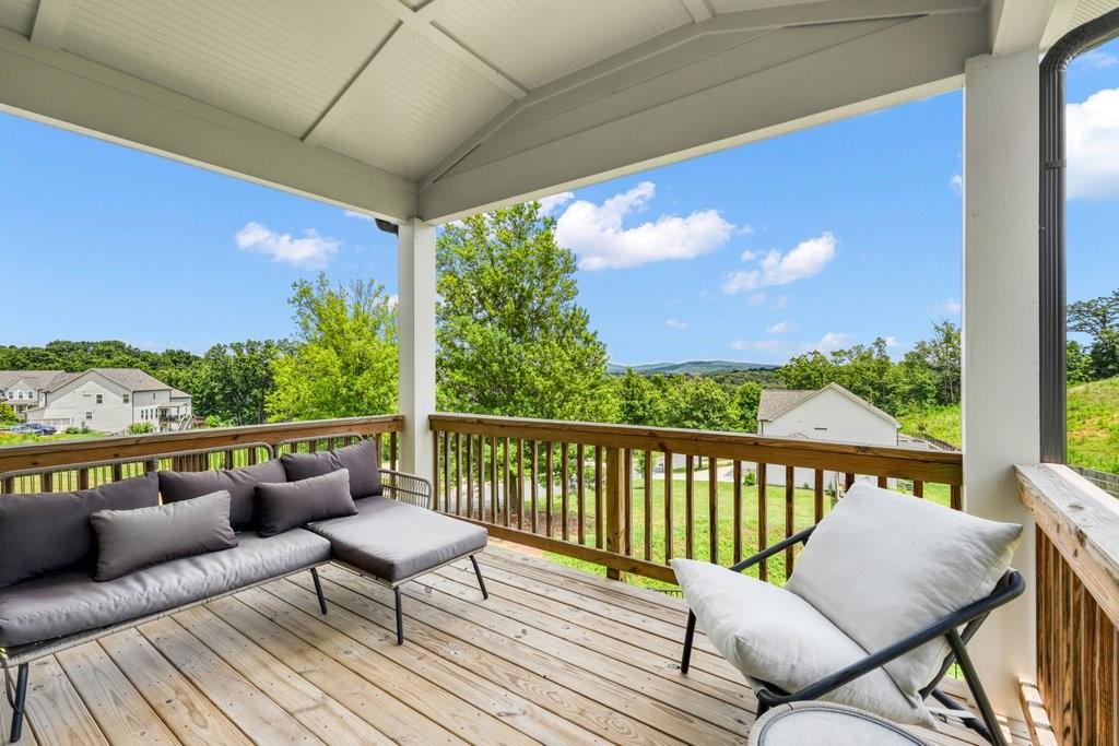 11 Running Terrace Way