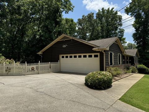 A home in Lilburn