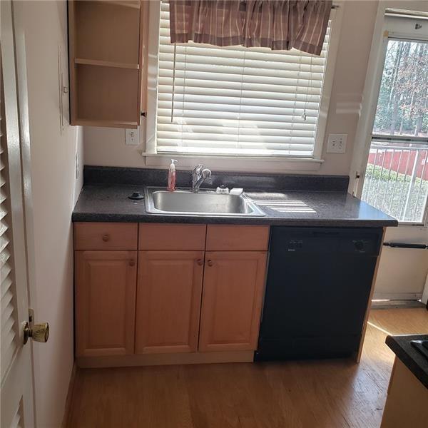 4282 Roswell Road NE G2