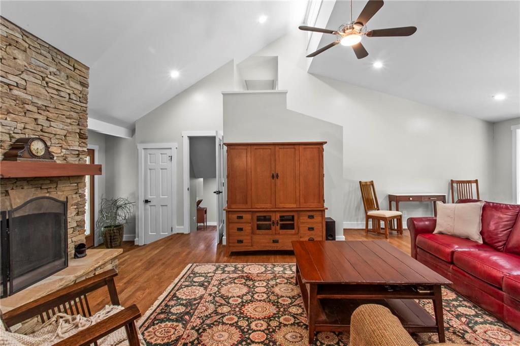 970 Pine Grove Pointe Drive