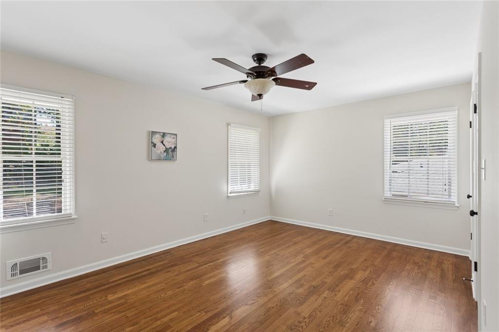 3060 Greenwood Trail SE