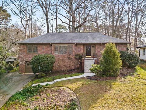 Photo of 647 Willivee Drive, Decatur, GA 30033 (MLS # 7732444)