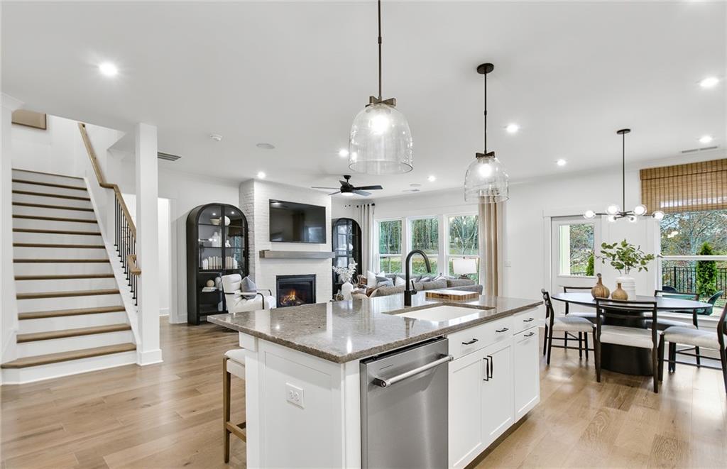 4855 Rosarian Drive