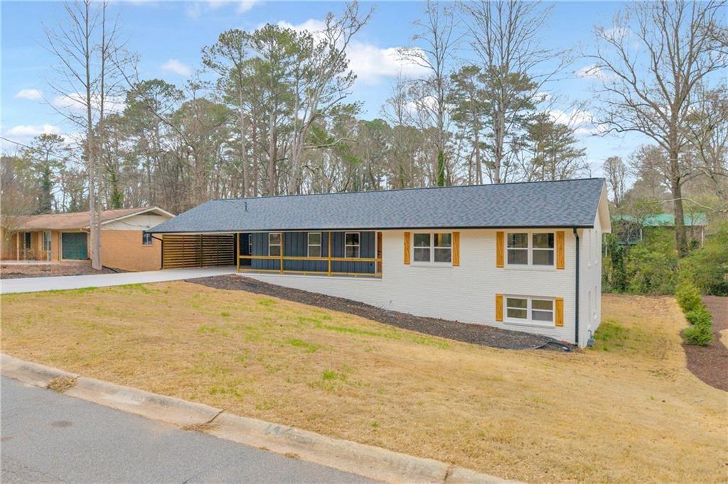 656 Brookline Drive SE