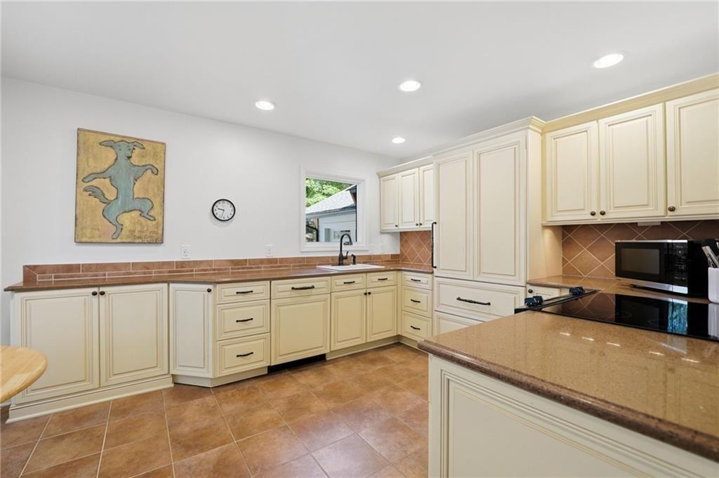 Waleska, Georgia, 30183, United States, 4 Bedrooms Bedrooms, ,3 BathroomsBathrooms,Residential,Active,2044140