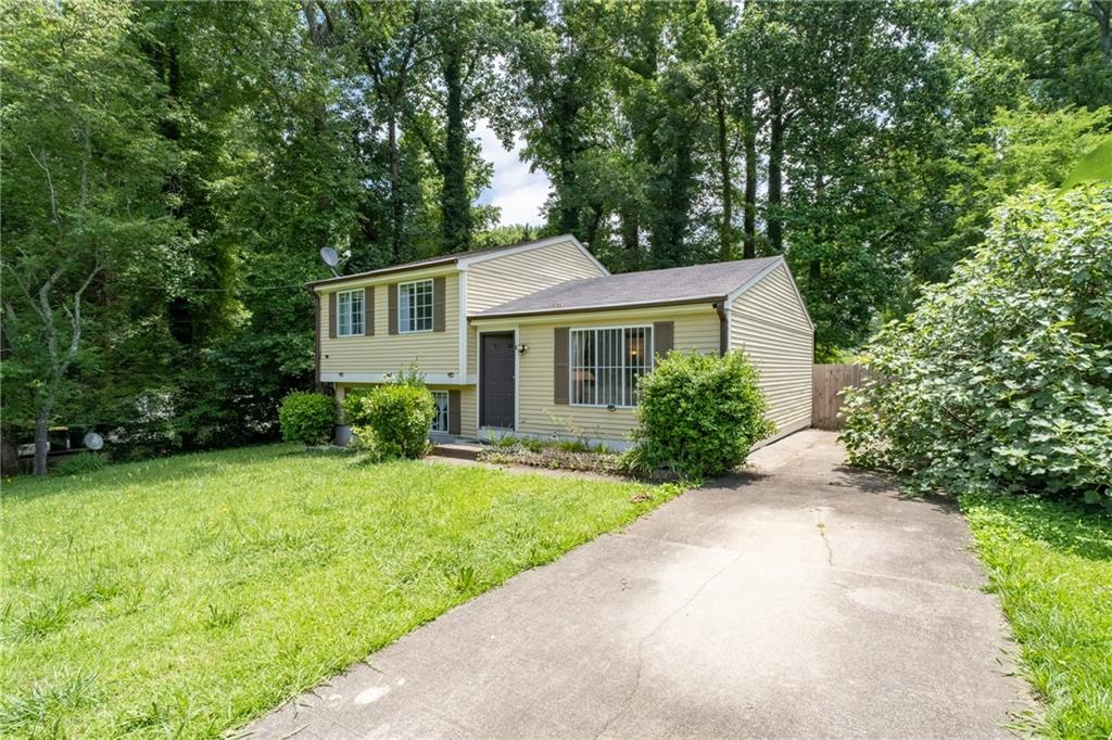 726 Lawndale Court