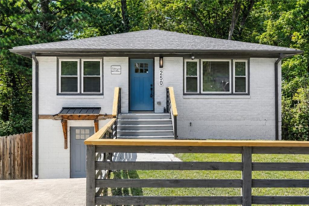 Photo of 250 Holly Road NW, Atlanta, GA 30314 (MLS # 7839614)