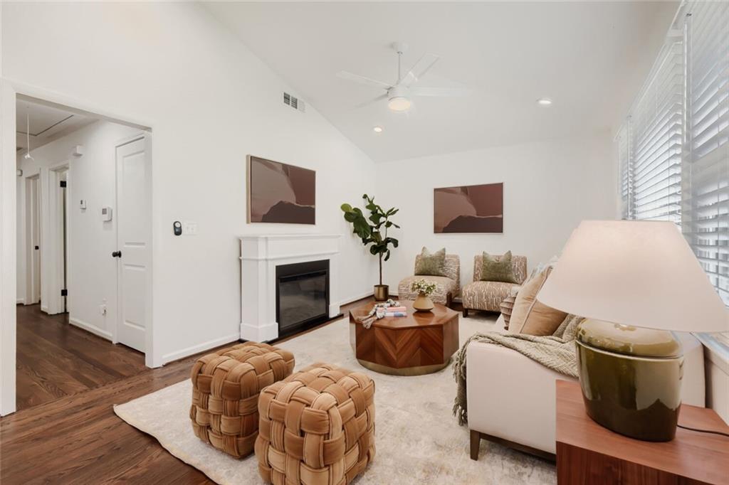 250 Holly Road NW