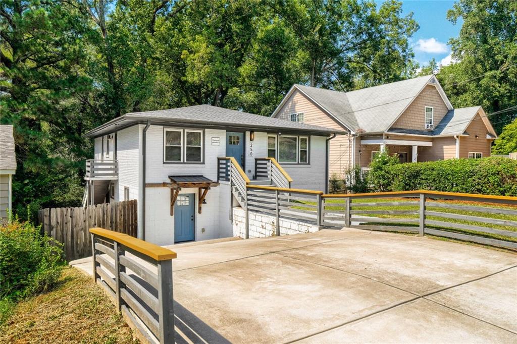 250 Holly Road NW