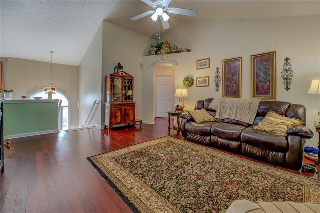 3870 Michaels Creek Court, Loganville, Georgia image 9