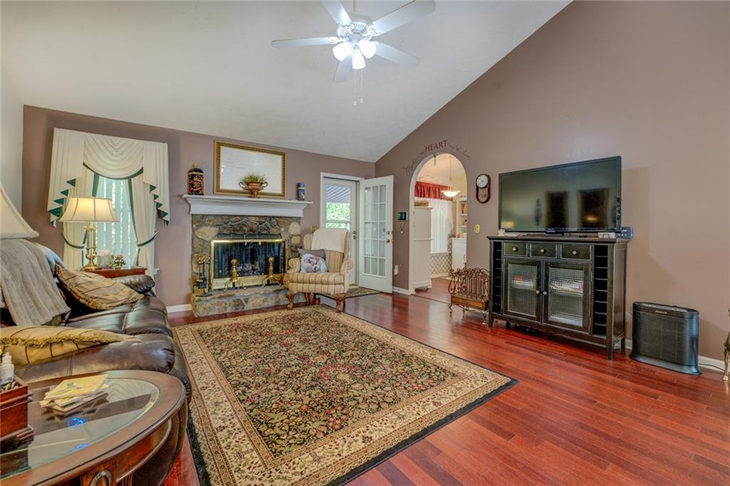 3870 Michaels Creek Court, Loganville, Georgia image 11