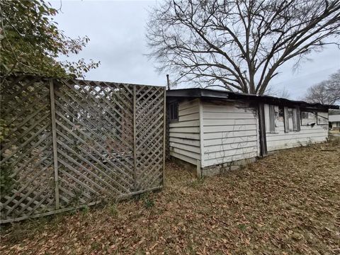 Homes For Sale - 6203 Castlewood Drive<br/> Morrow, GA 30260