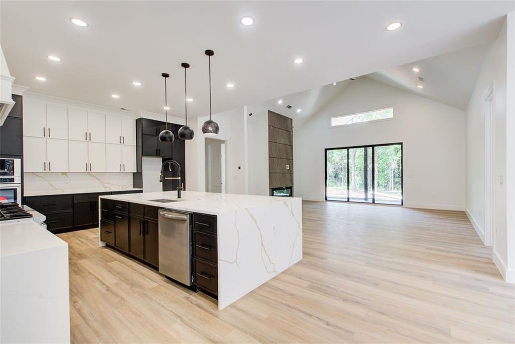 532 Rockbridge Road, Lilburn, Georgia image 17