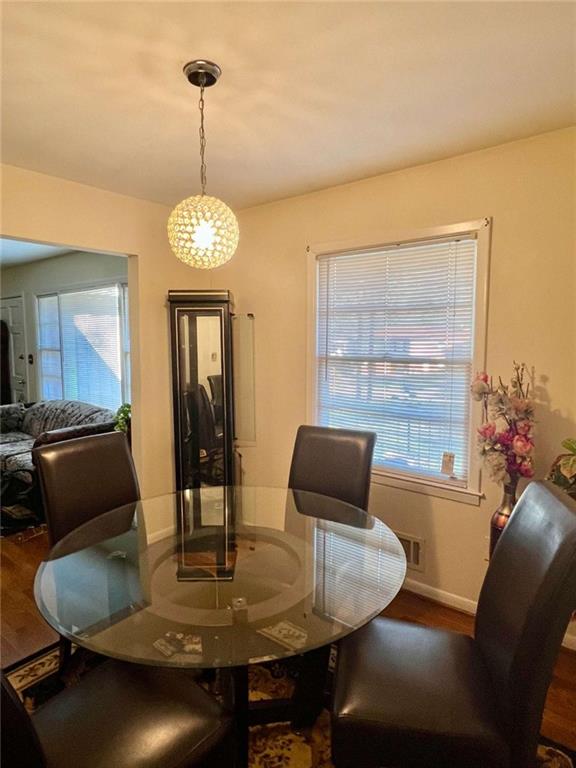 202 Oakcliff Court NW